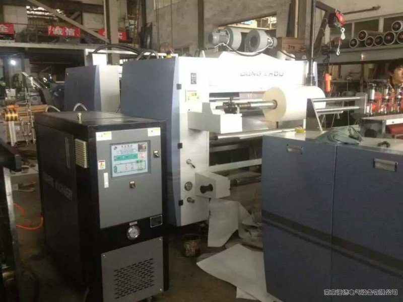 覆膜機(jī)控溫控溫導(dǎo)熱油加熱器